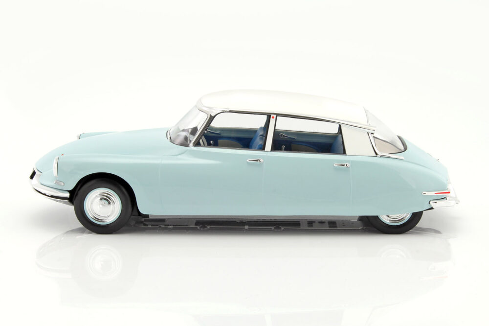 Citroen DS 19 Baujahr 1959 hellblau / weiß 1:18 Norev