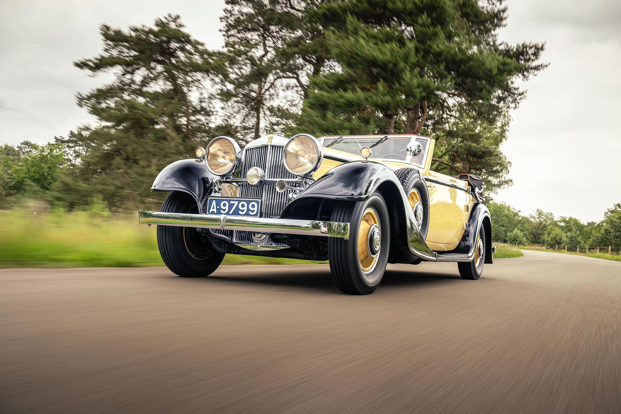洋書 DAYTONA ULTIMATUM Das Horch Cabriolet: Luxus auf vier Rädern, der Geschichte schrieb