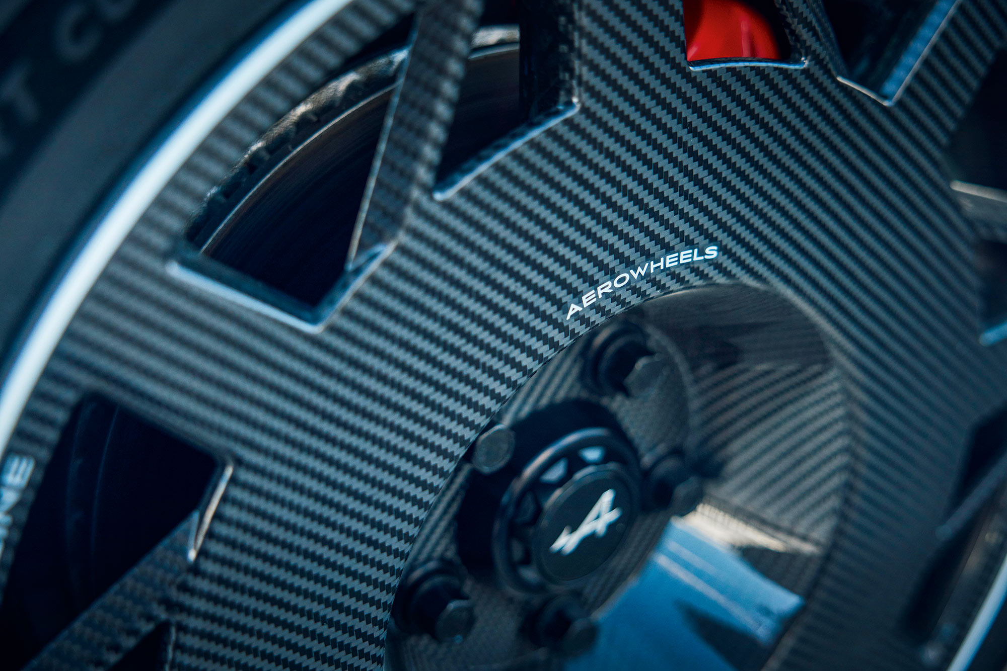 Detailaufnahme der Felgen und Bremssättel der Alpine A110