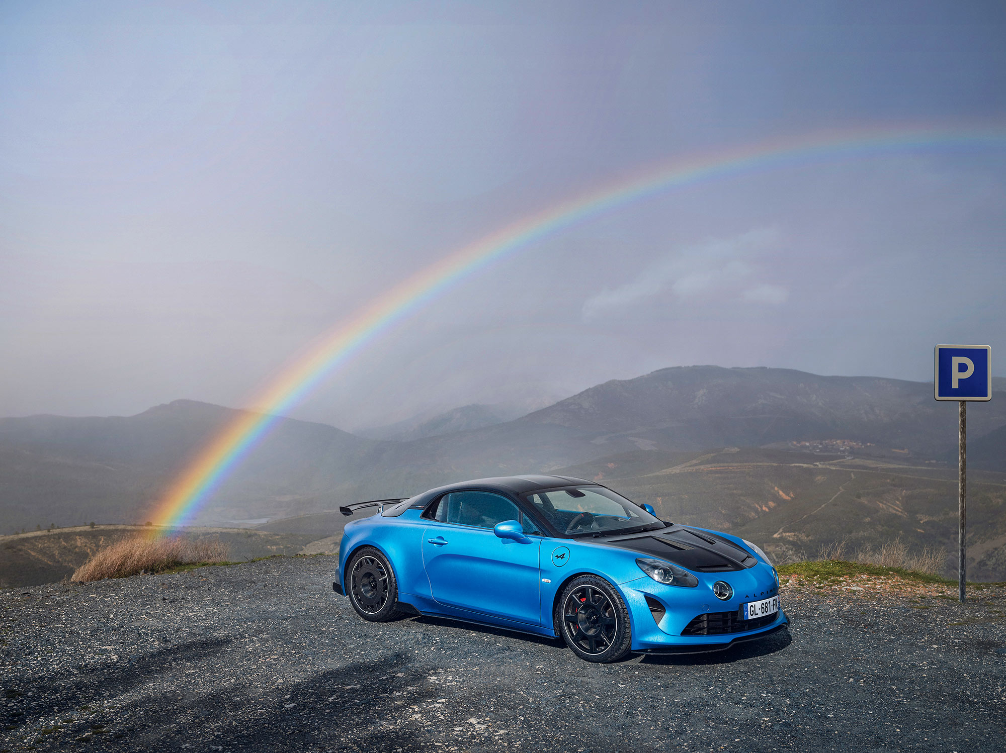 Alpine A110 in Parkposition mit Sicht auf die Karosserielinie