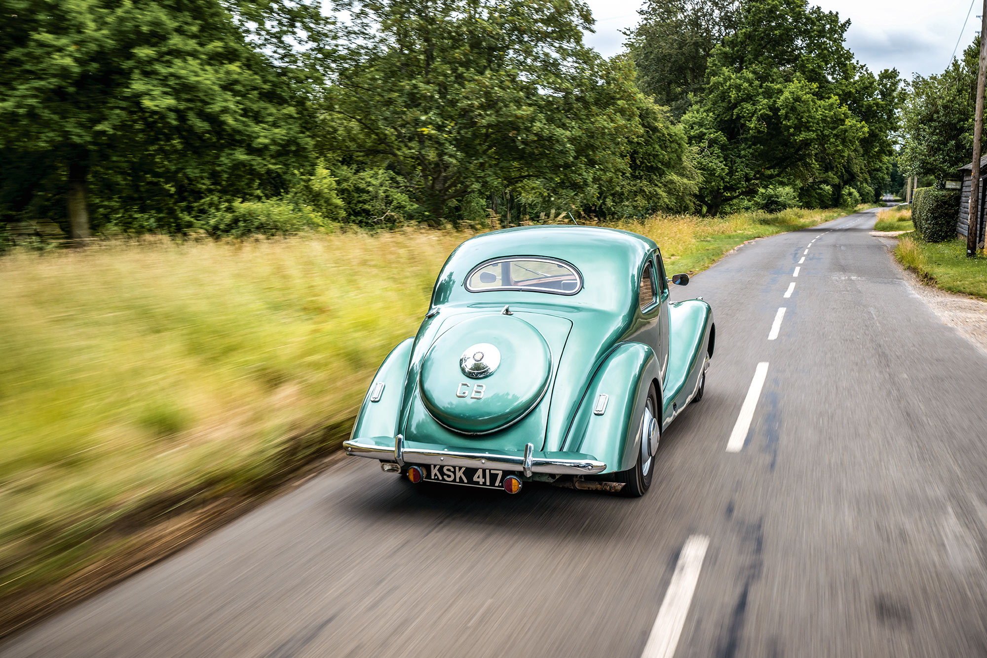 Klassisches Bristol-Modell bei einer Oldtimer-Ausfahrt