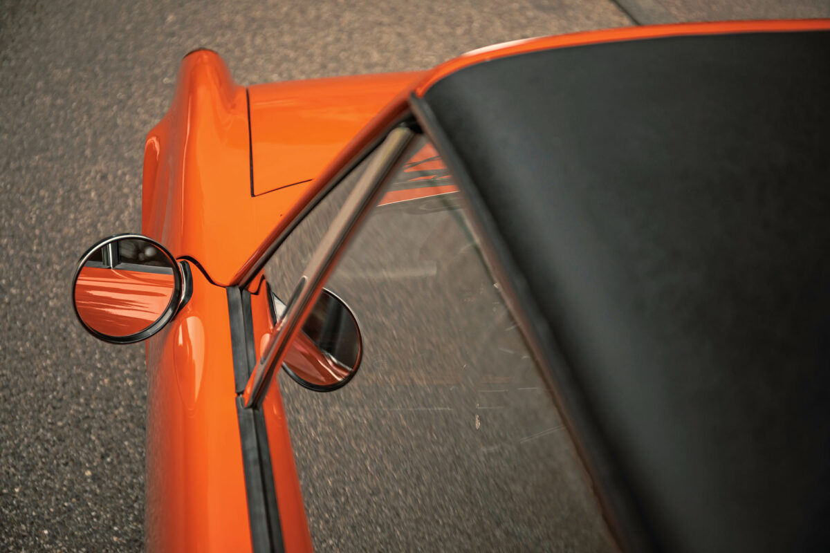 Seitenspiegel des Porsche 914 S