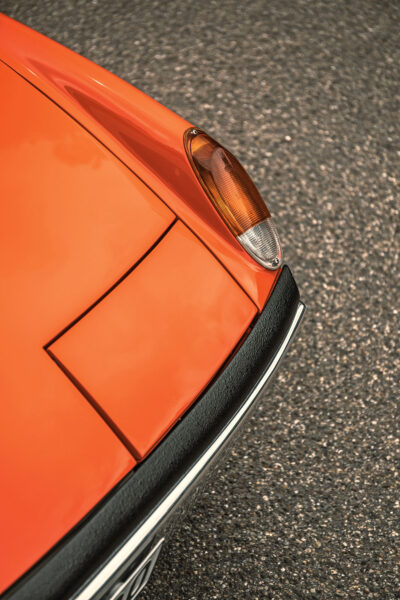 Vorderansicht eines Porsche 914 S mit geschlossener Klappscheinwerfer-Front