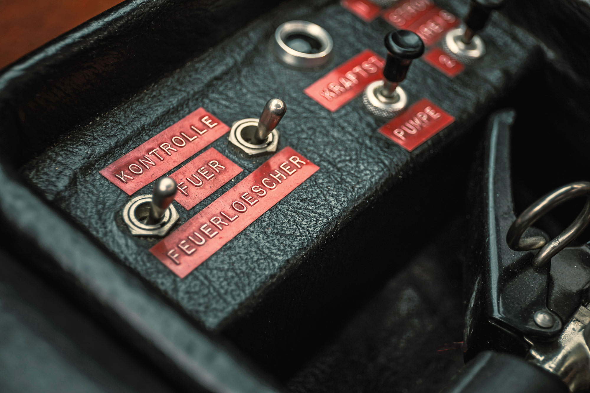 Detailansicht der Schalthebel Porsche 914 S