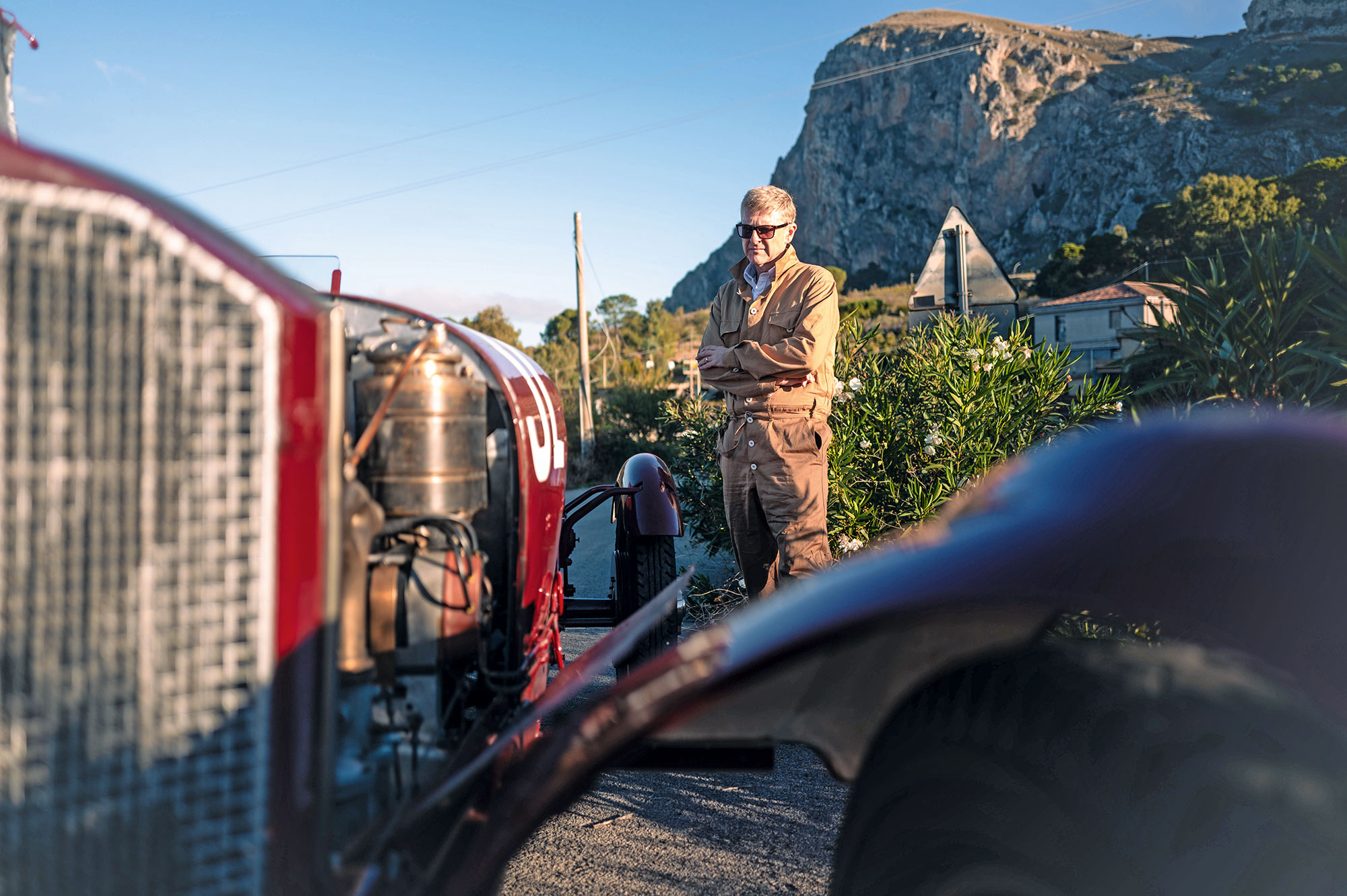 Detailaufnahme des Roots-Kompressors am Mercedes-Vierzylindermotor