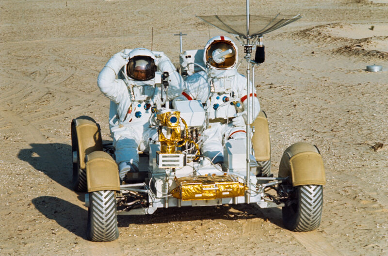 Der Lunar Rover auf dem Mond