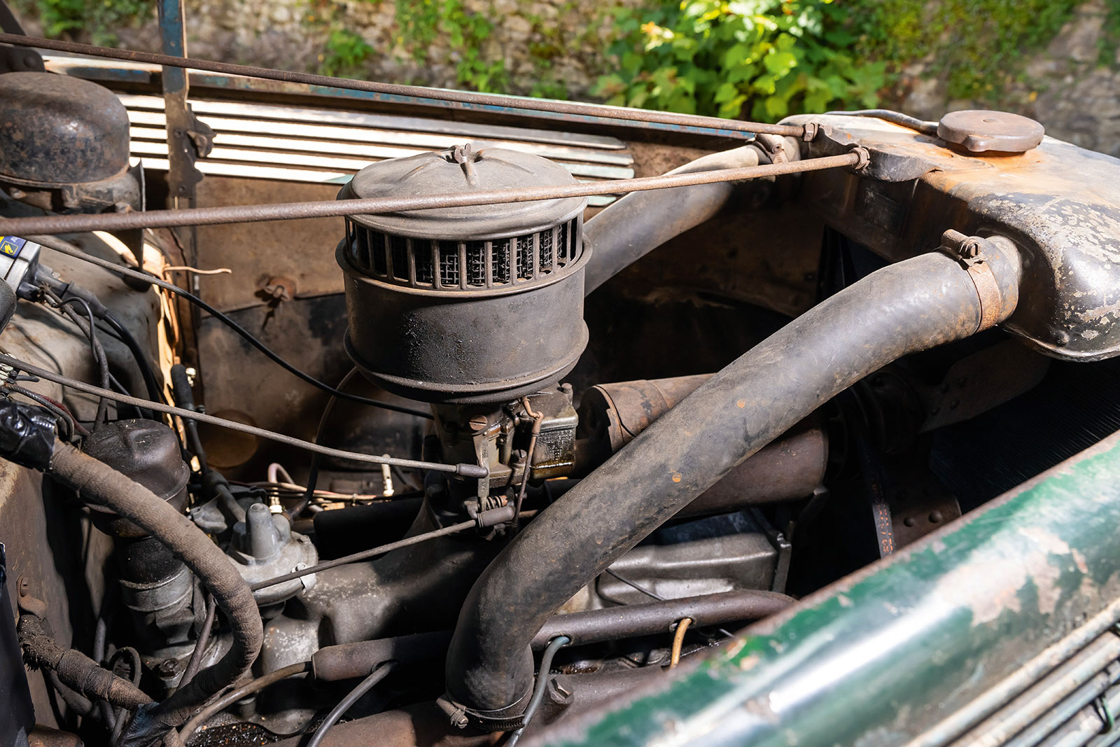 Blick auf den 3,6-Liter-V8-Motor des Ford Deluxe Station Wagon