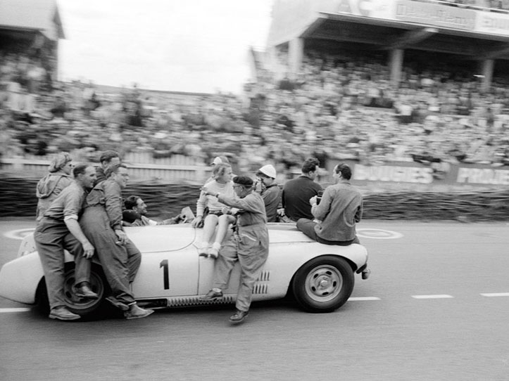 Le Mans, 1953: Cunningham C4-R mit Teamchef Briggs Cunningham am Steuer