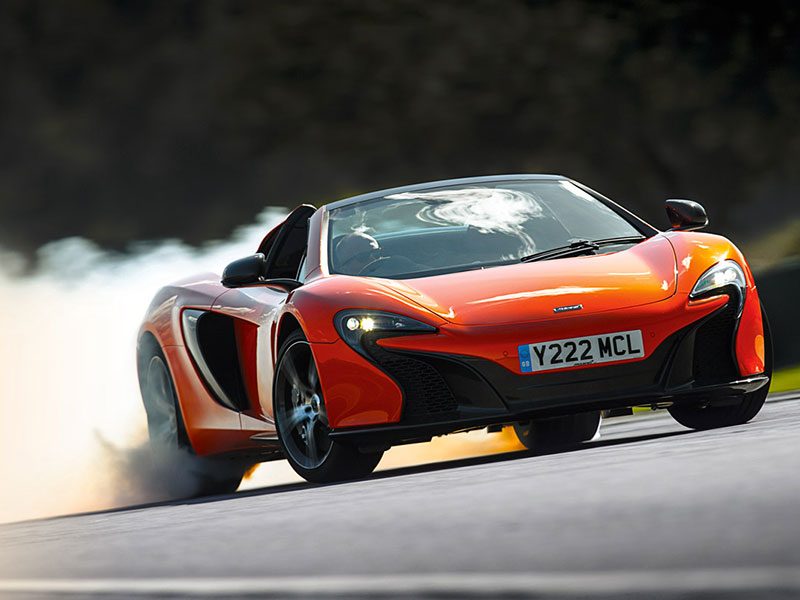 McLaren 650S Spider bei voller Fahrt