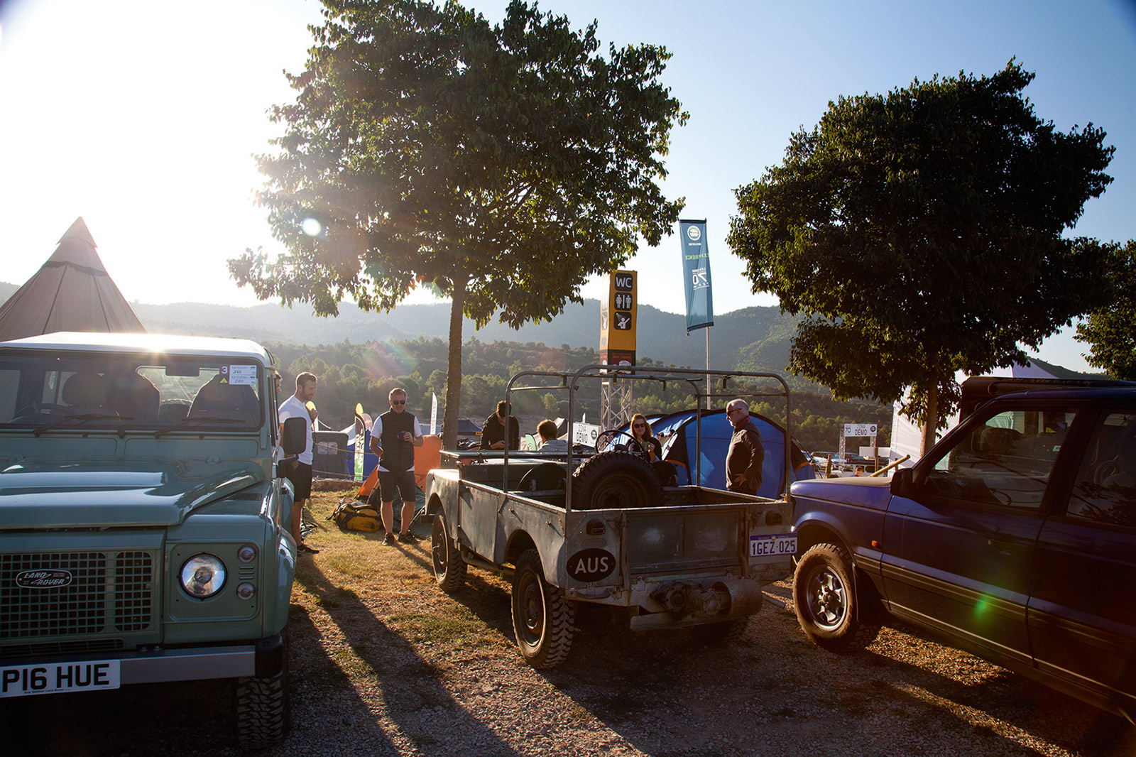 Octane Magazin 14 Land Rover 23 Camping At Les Comes