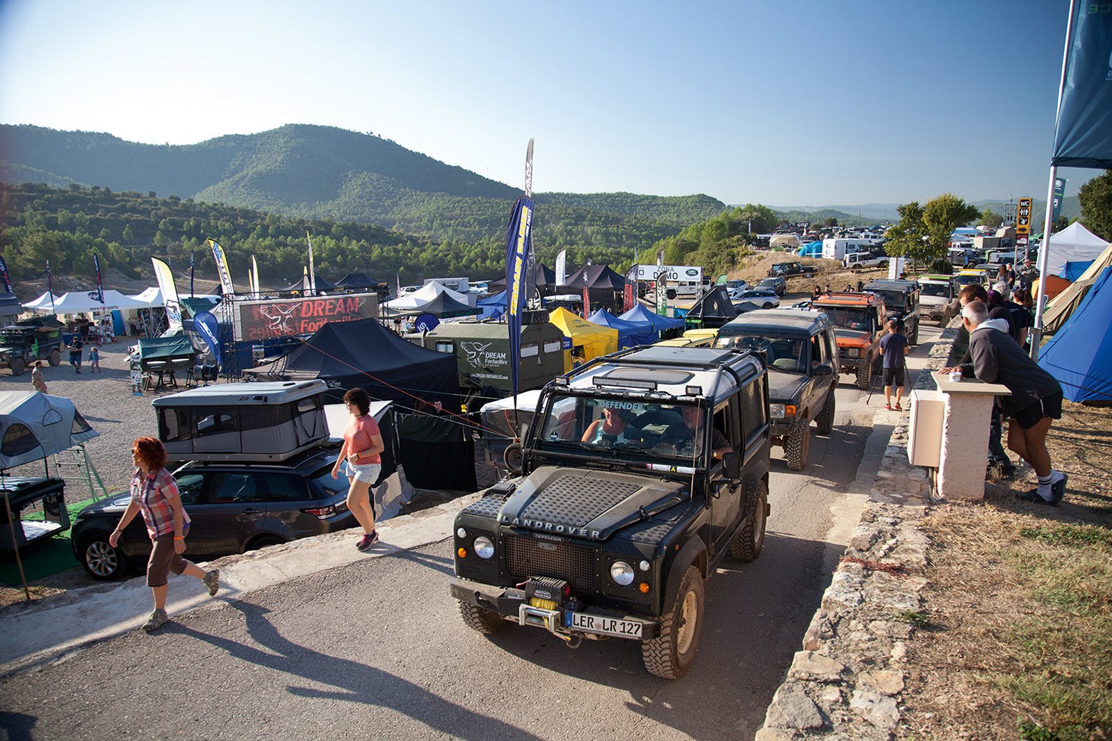 Octane Magazin 14 Land Rover 32 Parade Of LRs