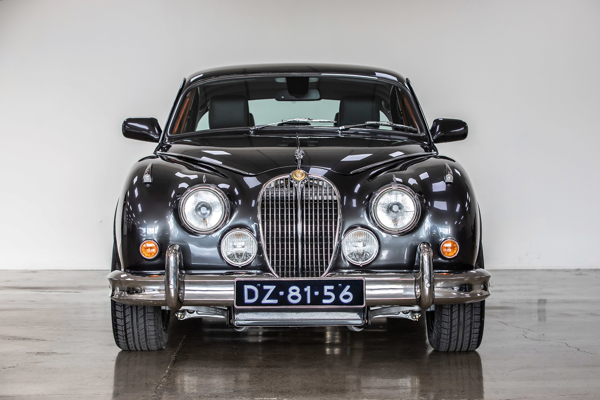 Octane Magazin 15 Beacham JAGUAR MK2 DETAILS LR 3MB8340