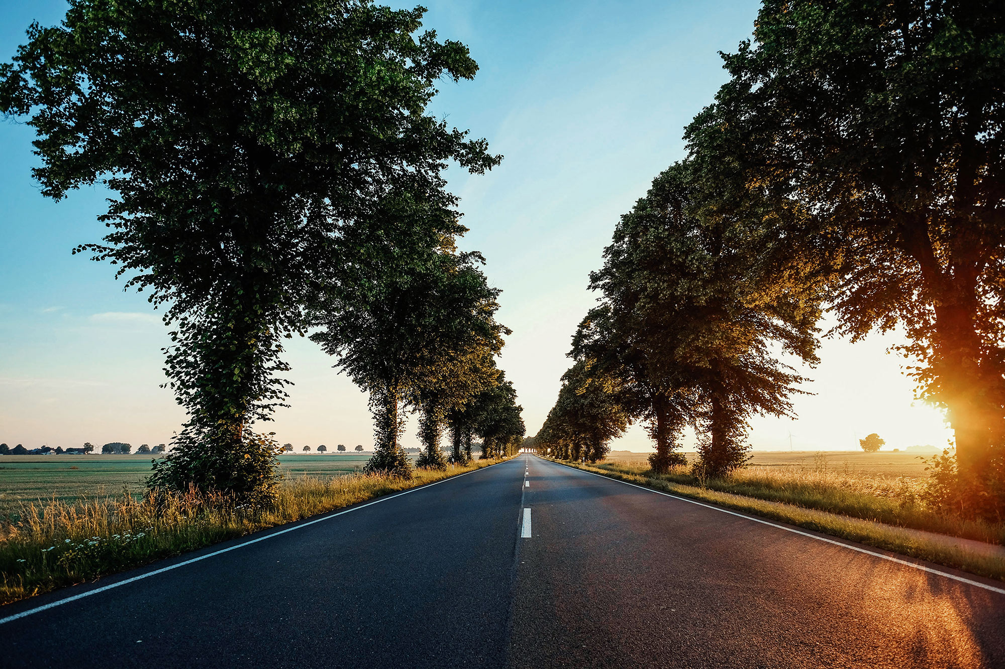 #46, Bundesstraße 3, BMW 2002, Land und Leute