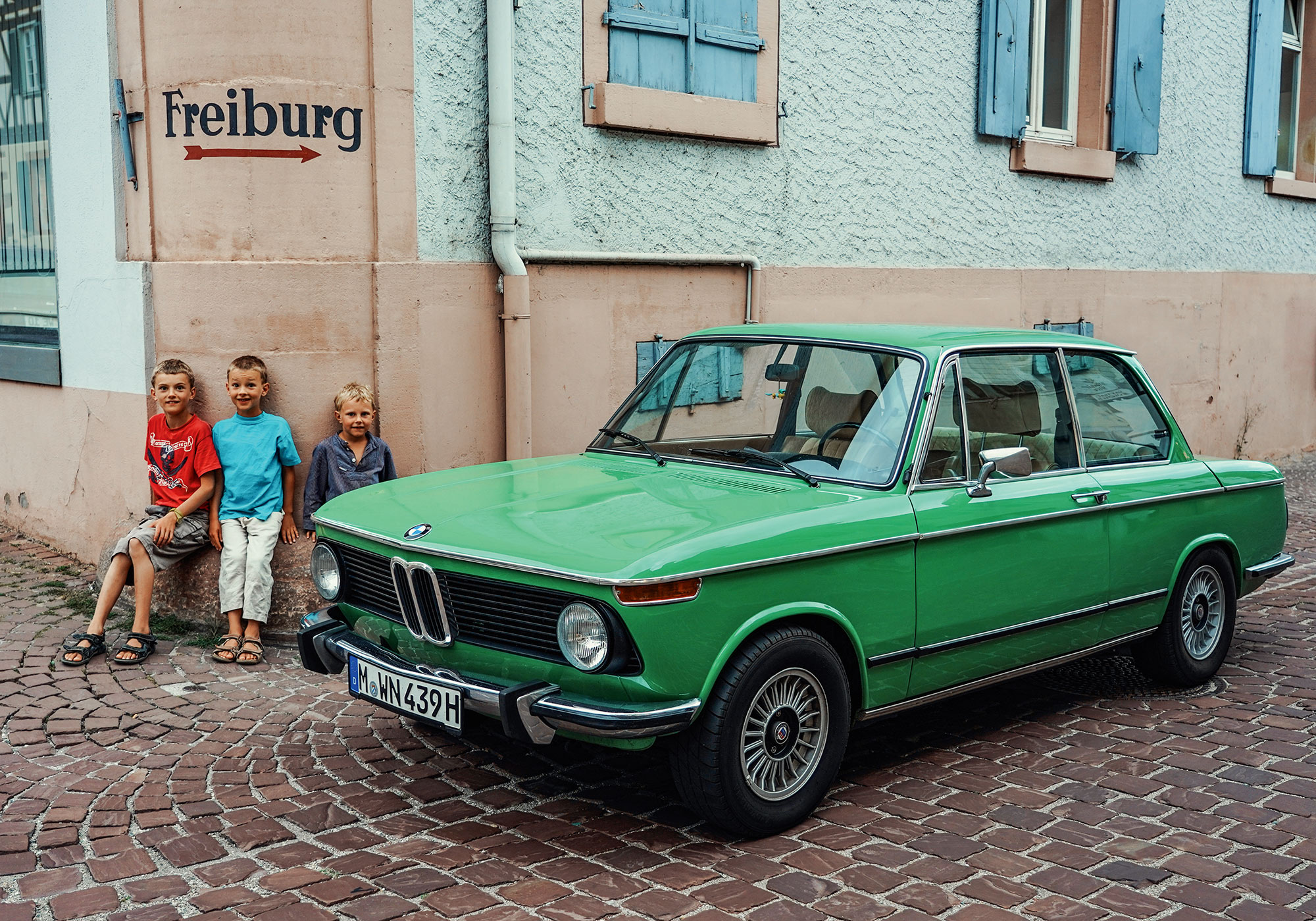 #46, Bundesstraße 3, BMW 2002, Land und Leute