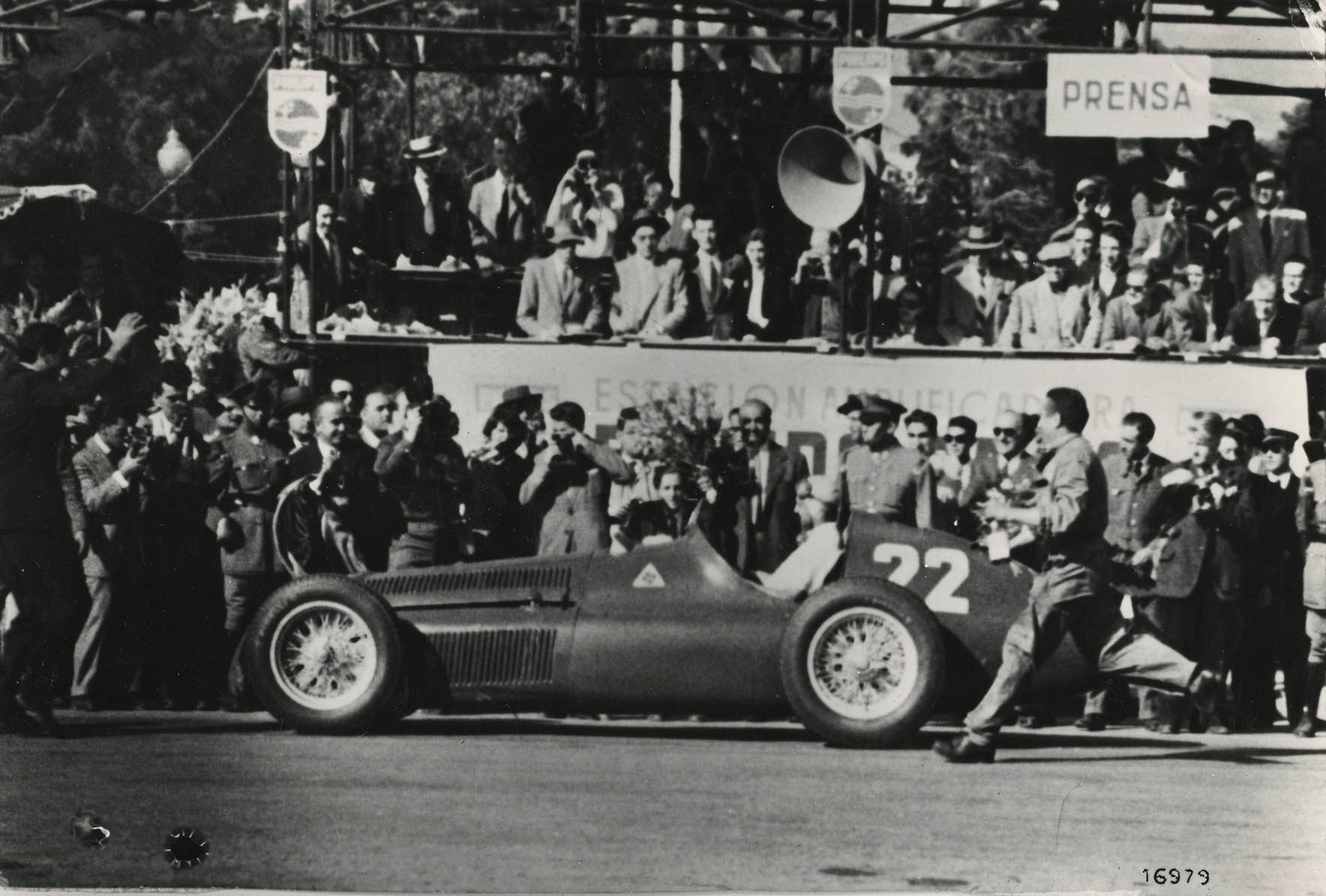 Octane Magazin 23 Alfa Romeo Formel 1 Manuel Fangio Gewinnt Der GP Von Spanien 1951