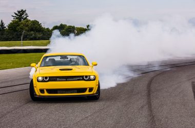 #46, Musclecar, Dodge, Challenger, SRT, Hellcat, V8-Motor, Ford Mustang, 800 PS, Burnout