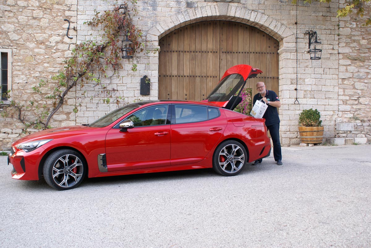 #38, Kia Stinger 3.3 T-GDi