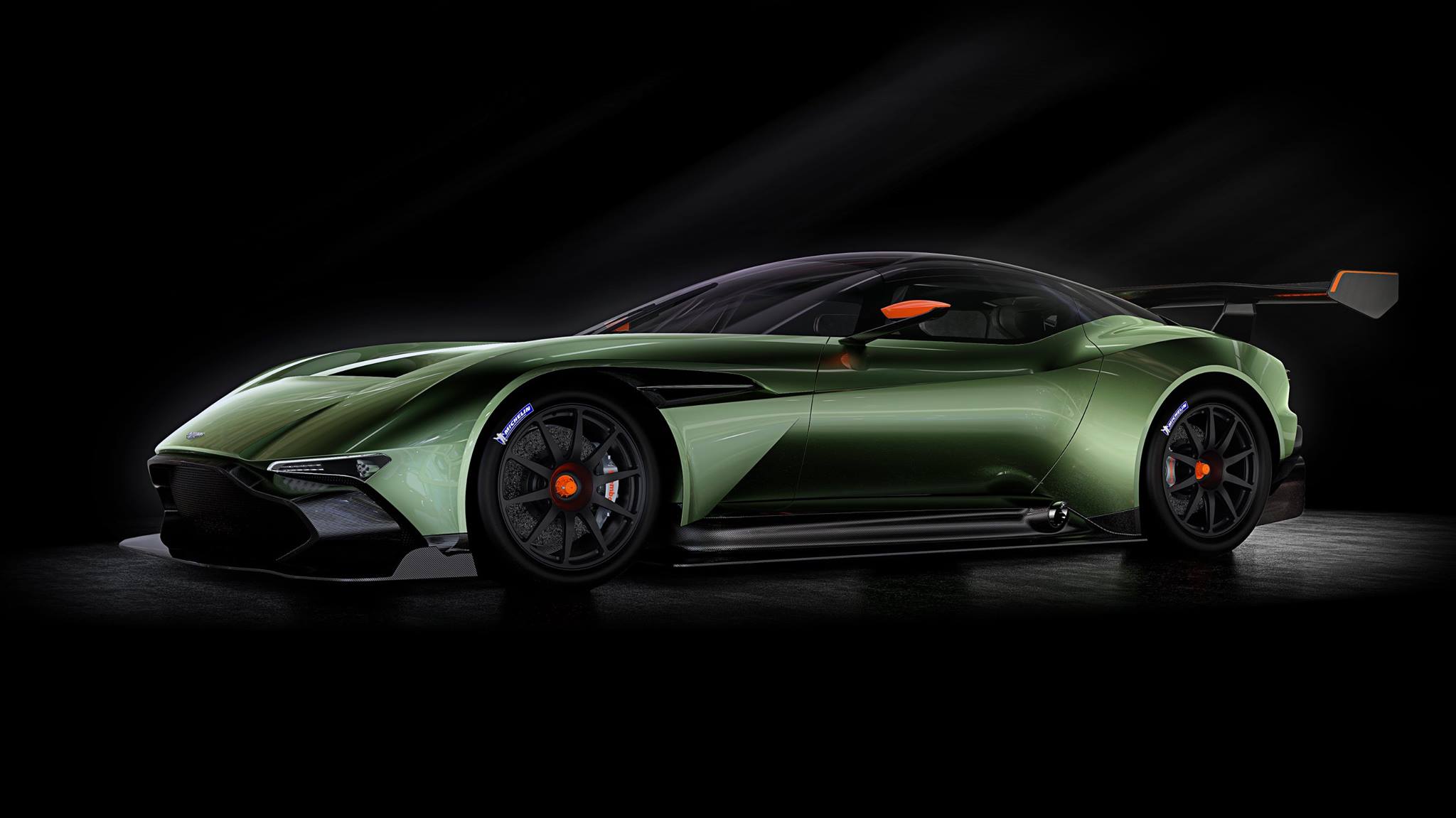 Aston Martin Vulcan von schräg vorne aufgenommen