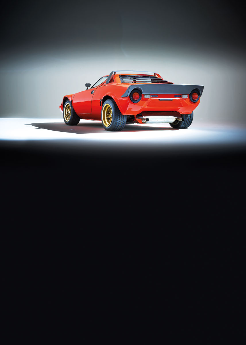 Octane Magazin Stratos MHowell Stratos Rear