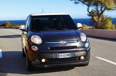 Der neue Fiat 500L bei voller Fahrt