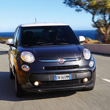 Der neue Fiat 500L bei voller Fahrt