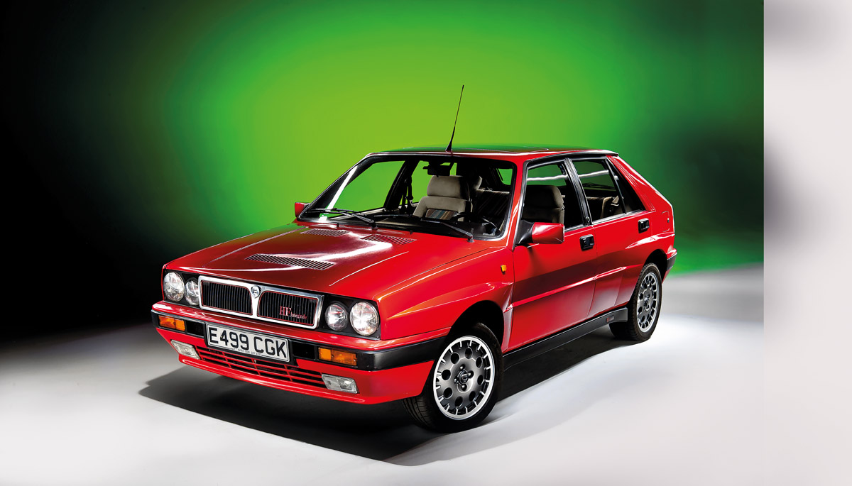 Lancia Delta Integrale HF stehend