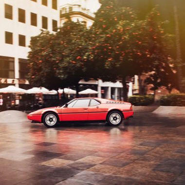 BMW M1 stehend im Profil