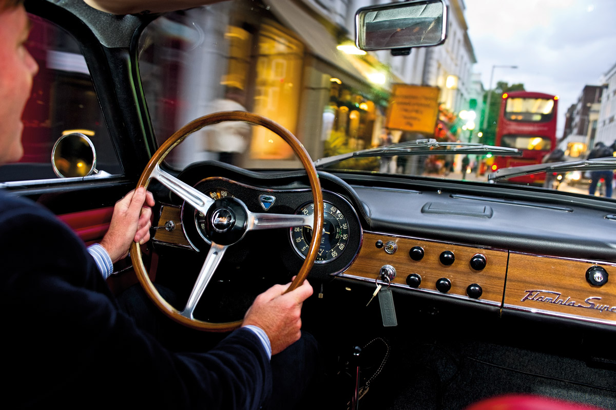 Cockpit des Lancia Flaminia Super Sport