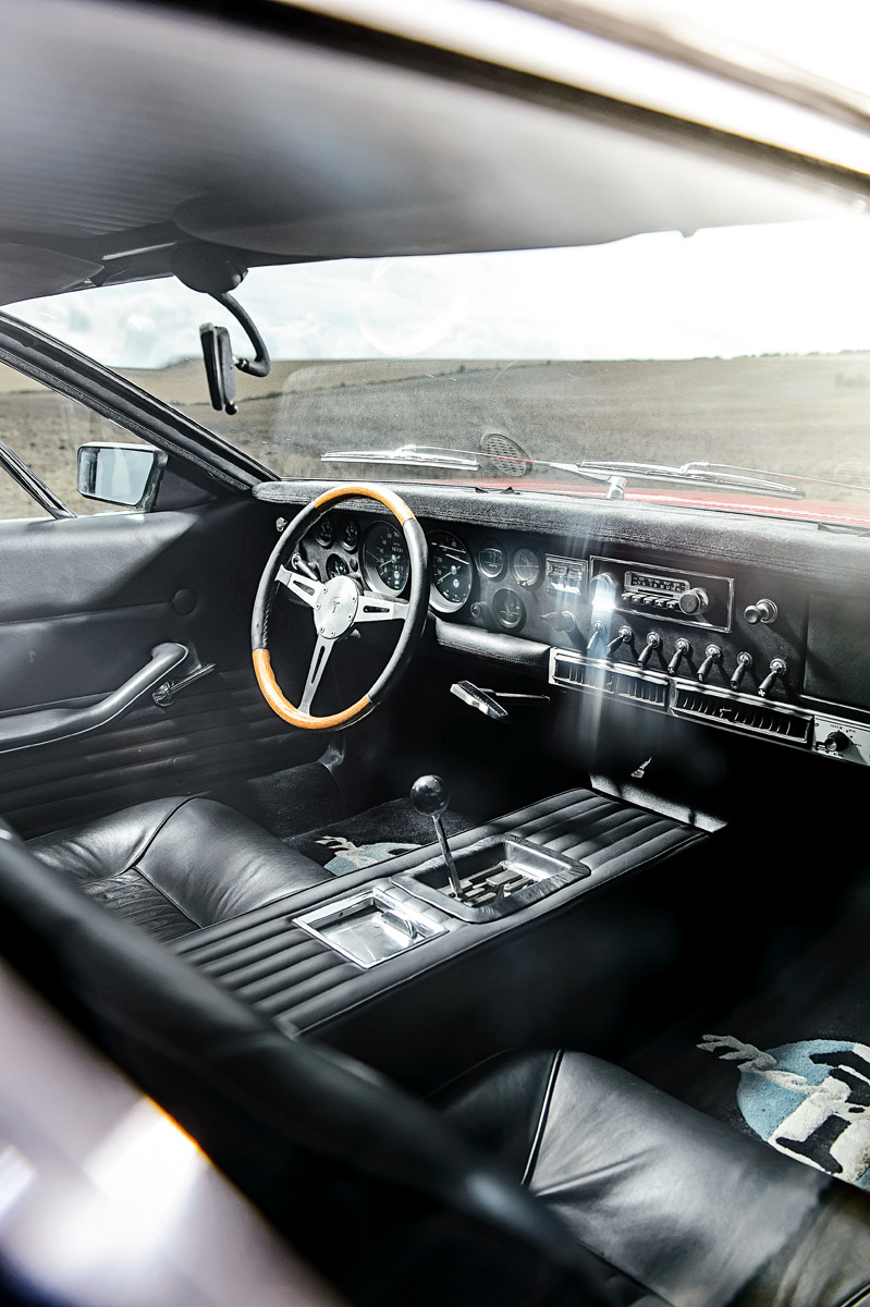 Cockpit des De Tomaso Mangusta