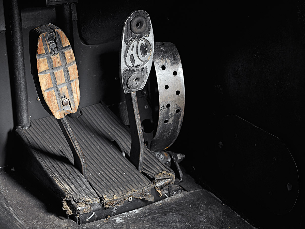 Octane Magazin Schlange Mit Neun Leben 1965 Shelby Daytona Coupe Prototype Pedals