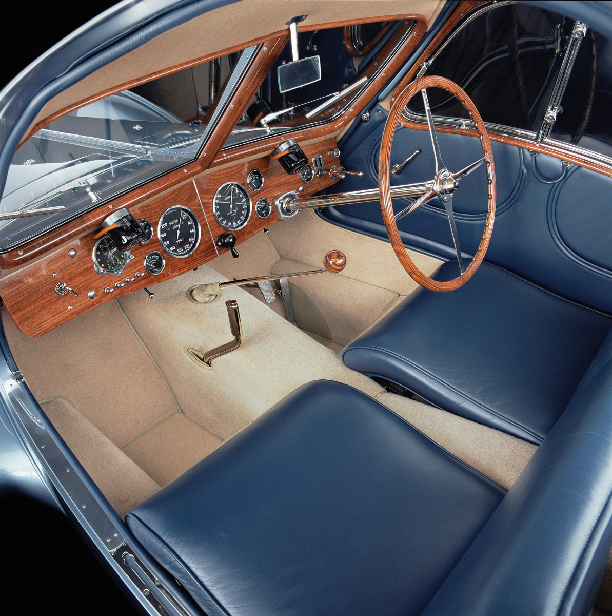 Cockpit des Bugatti 57 Atlantic