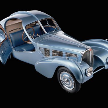 Bugatti 57 Atlantic aus der Vogelperspektive