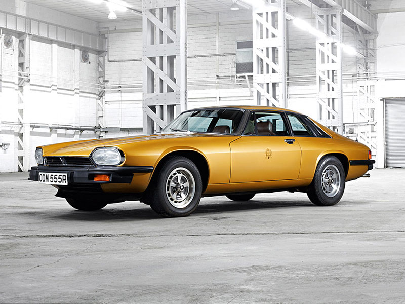 Jaguar XJ-S stehend