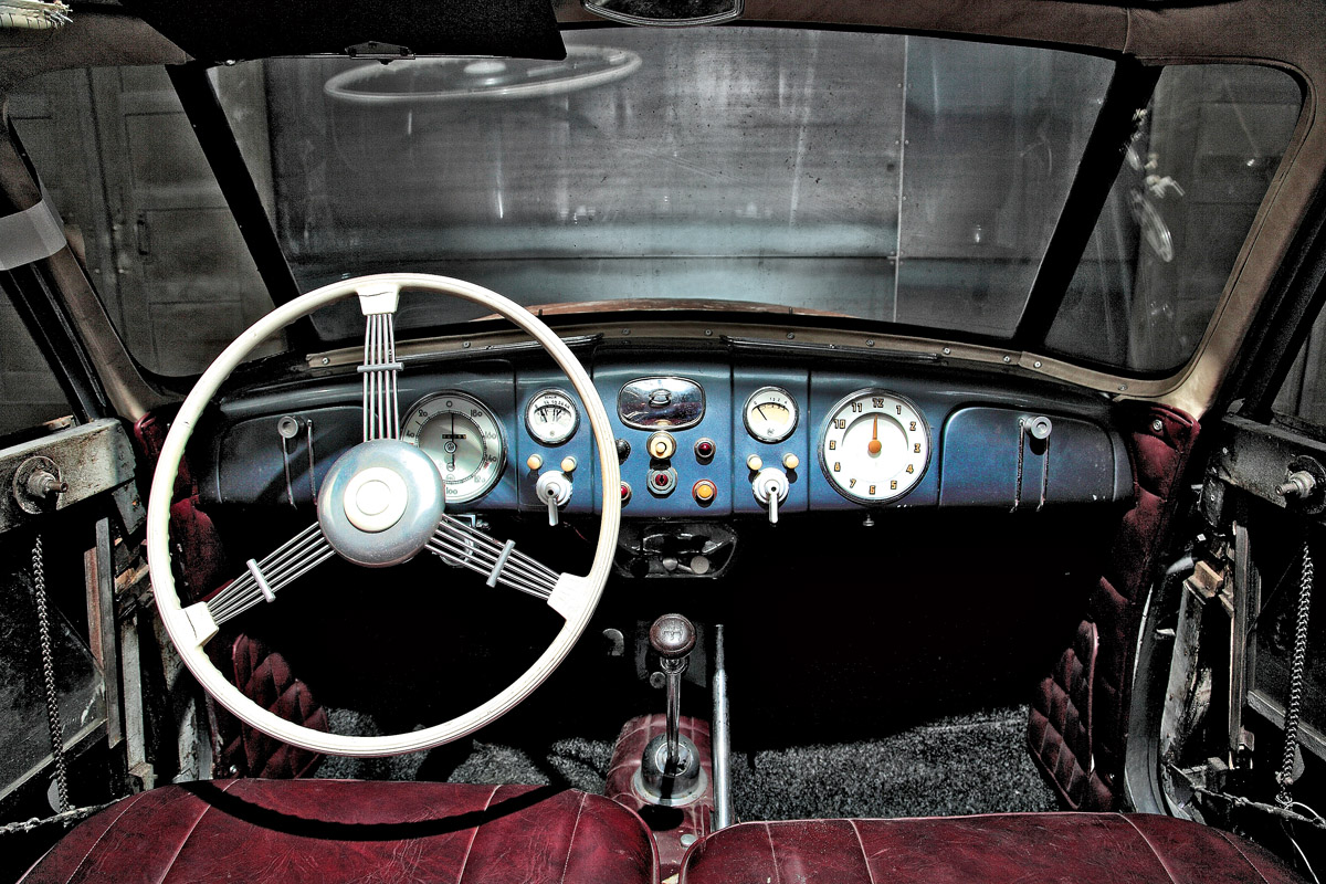 Cockpit des Tatra T87