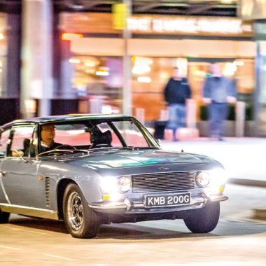 Jensen Interceptor fahrend