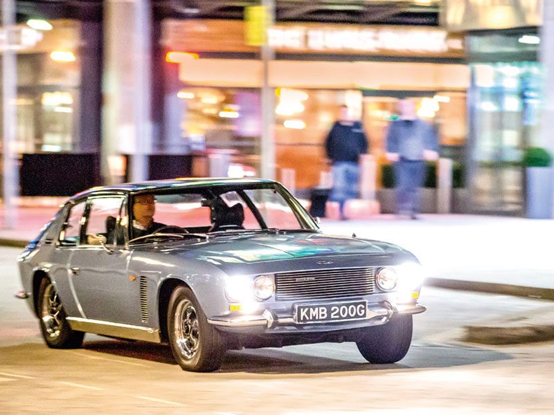 Jensen Interceptor fahrend