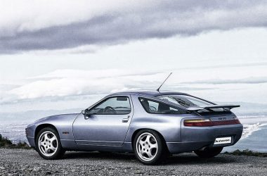 Porsche 928 stehend