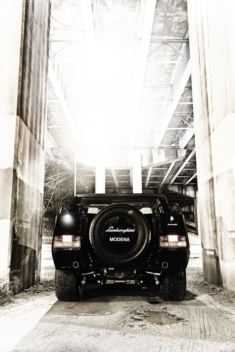 Lamborghini LM002 Details